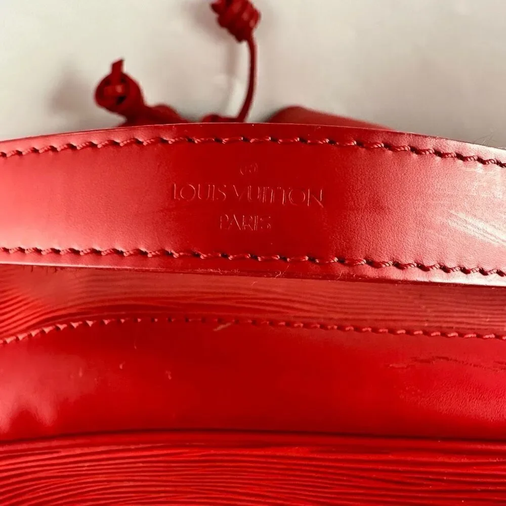 Vintage Louis Vuitton Crossbody or Shoulder Bucket Bag Petit Noe Red Epi Leather - Picture 8 of 8
